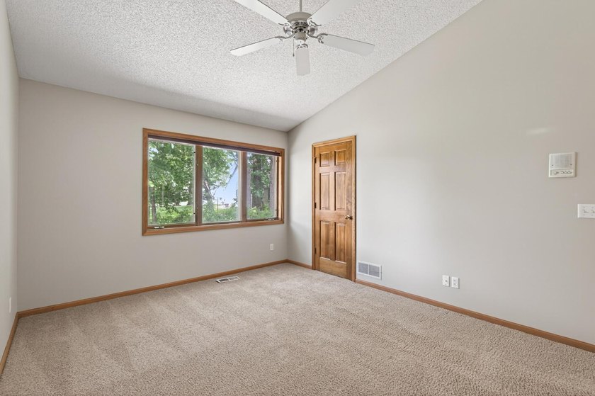This beautiful 2 bedroom, 2 bath end-unit townhome offers tons - photo 20