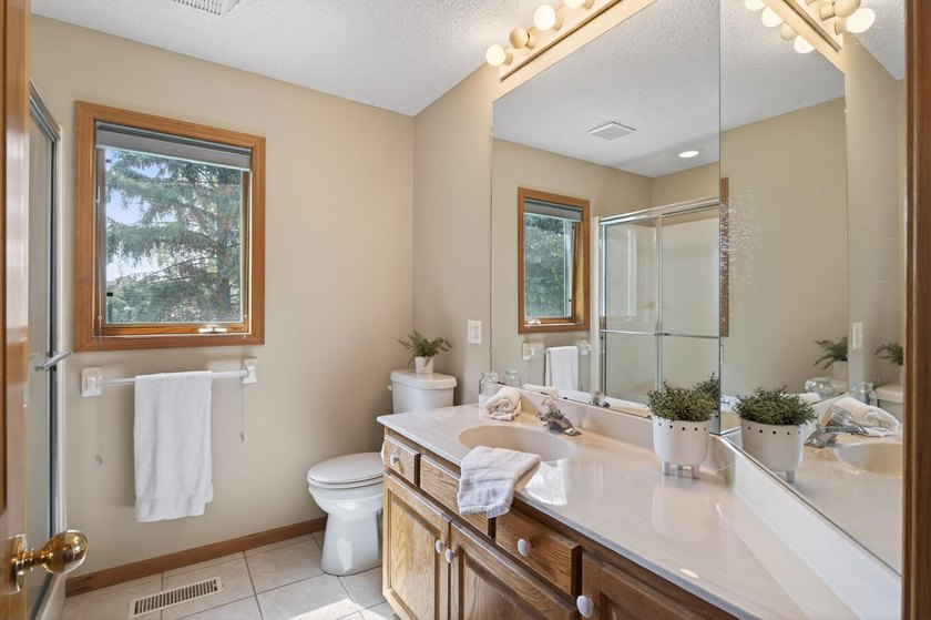 This beautiful 2 bedroom, 2 bath end-unit townhome offers tons - photo 25