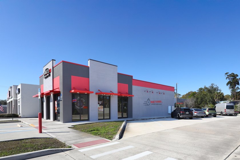 Established Charley's Cheesesteaks &amp; Wings franchise located - photo 4