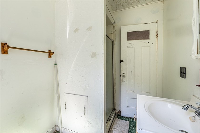 Another Rockin' Rochester Property! This 3/3 side by side duplex - photo 16