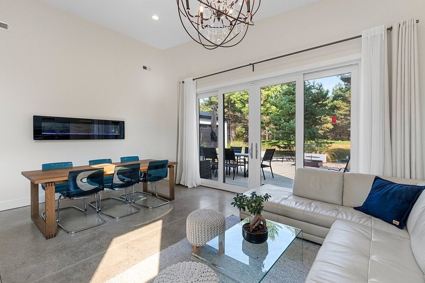 Quality, modern, energy efficient home with rock wall and foam - photo 20