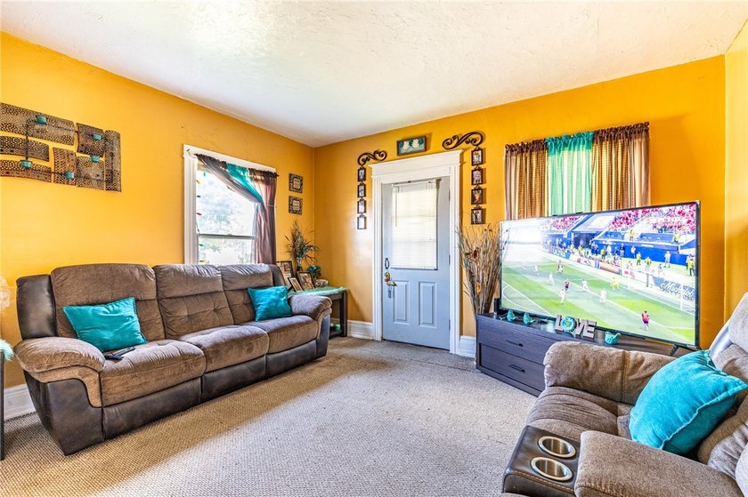 Another Rockin' Rochester Property! This 3/3 side by side duplex - photo 28