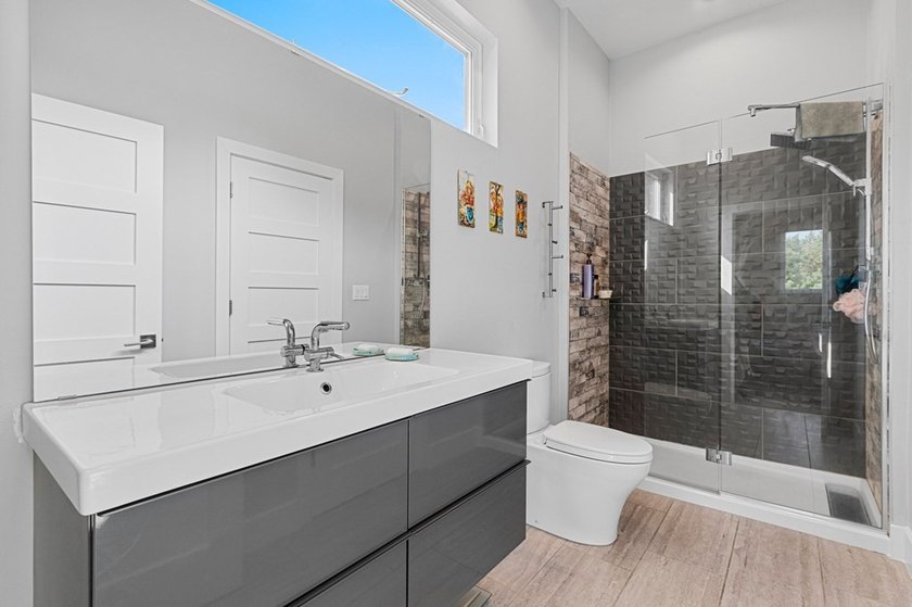 Quality, modern, energy efficient home with rock wall and foam - photo 31