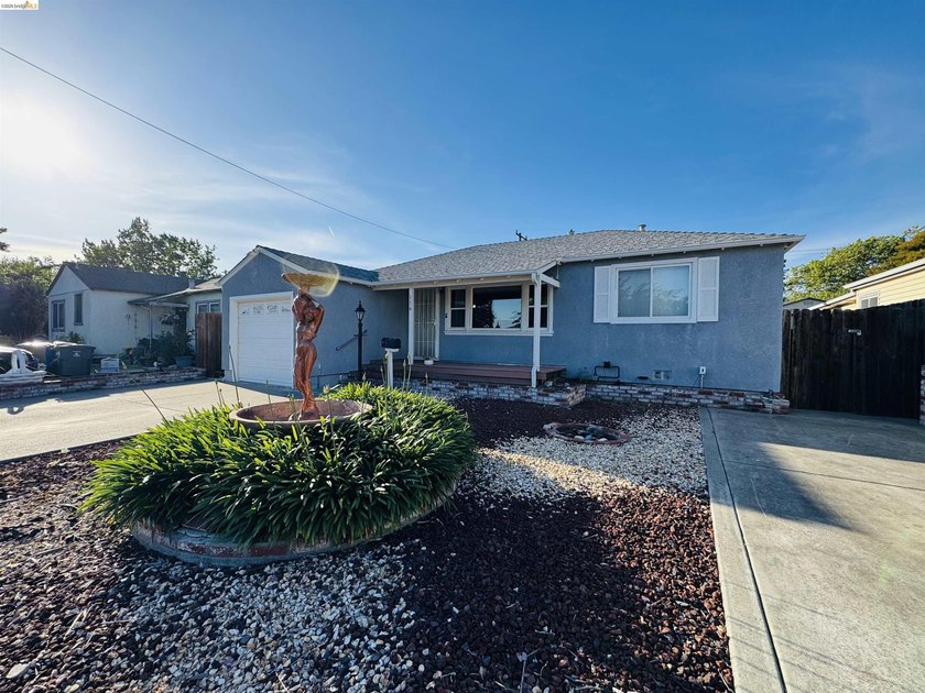 Welcome to this charming Vallejo home offering 2 bedrooms, 1 - photo 17