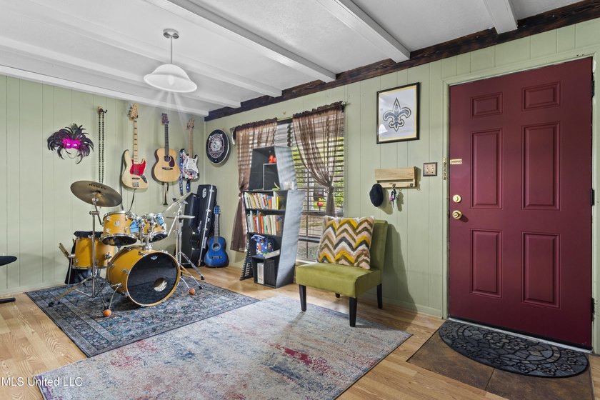 Come check out this quaint, beautifully maintained 3-bedroom - photo 19