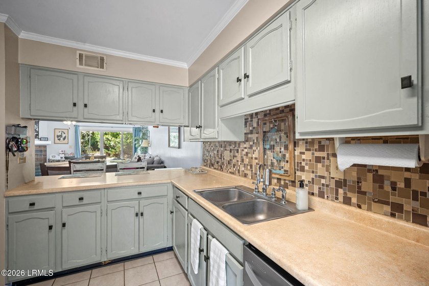 Location, location, location! Just five minutes from Parris - photo 14