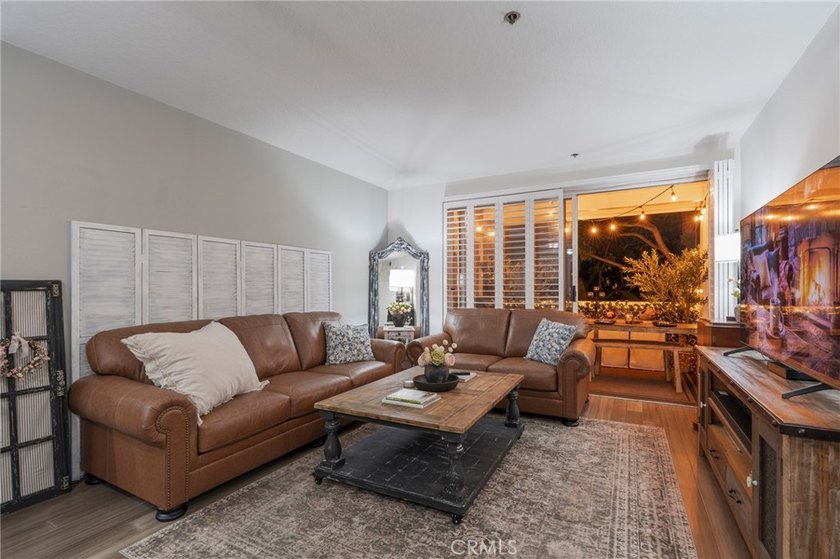 PRIME LOCATION WITH BREATHTAKING VIEWS ! Wait until you feel the - photo 2
