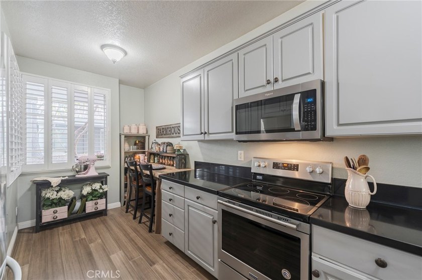 PRIME LOCATION WITH BREATHTAKING VIEWS ! Wait until you feel the - photo 4