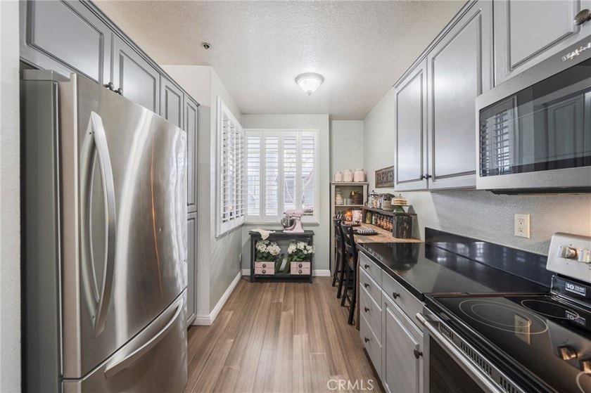 PRIME LOCATION WITH BREATHTAKING VIEWS ! Wait until you feel the - photo 6