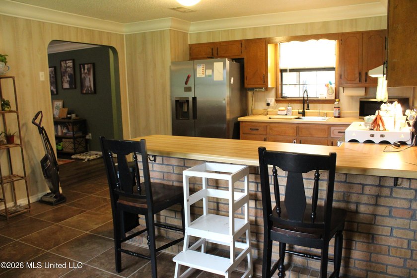 Welcome home to this charming 3 bedroom, 2 bathroom property - photo 29