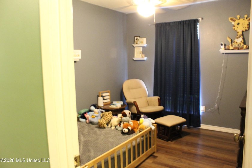Welcome home to this charming 3 bedroom, 2 bathroom property - photo 49