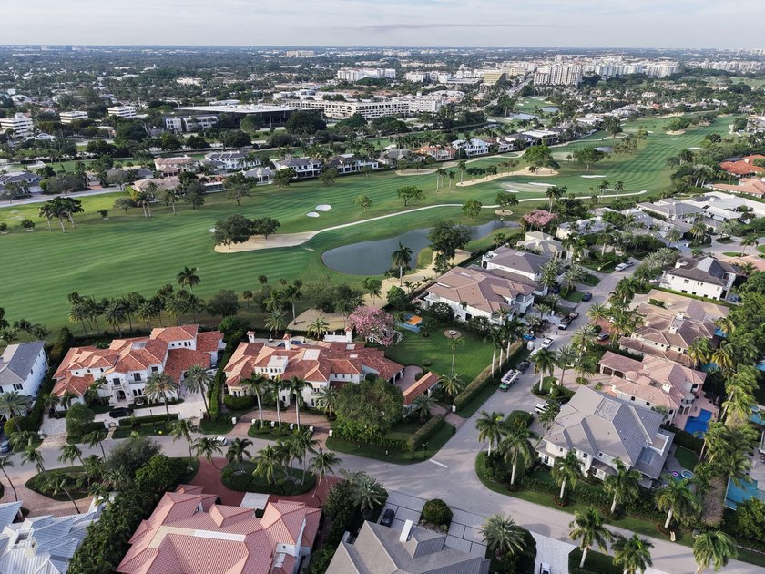 An extraordinary opportunity to own nearly an acre of prime golf - photo 3