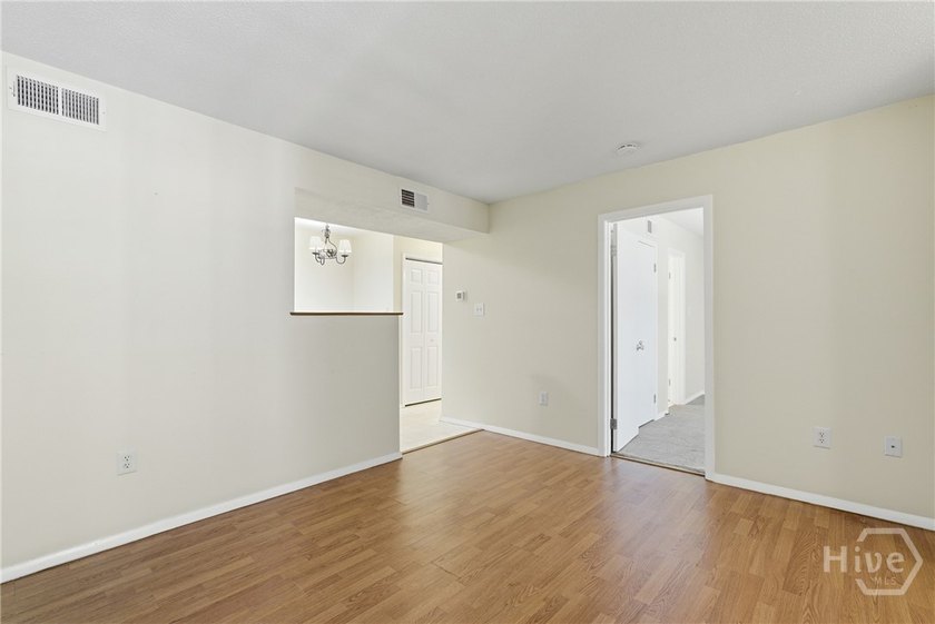Very nice 1st floor condominium in The Commons on Wilmington - photo 8