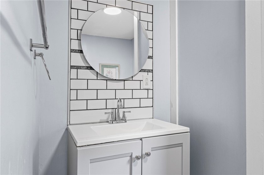 Welcome to 171 Oakland Street! This 4-bedroom, 2-bath home - photo 21