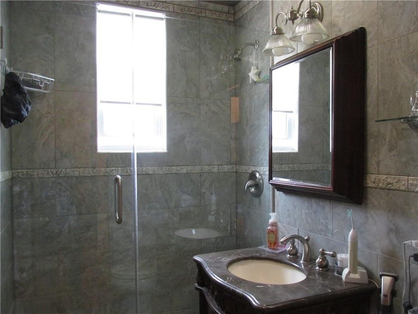 OLD MILL BASIN Large 1,000 sq. ft, 3 bedrooms, 1 bath upper - photo 22