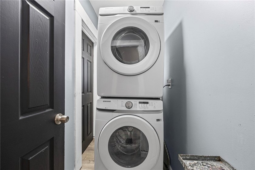 Welcome to 171 Oakland Street! This 4-bedroom, 2-bath home - photo 23