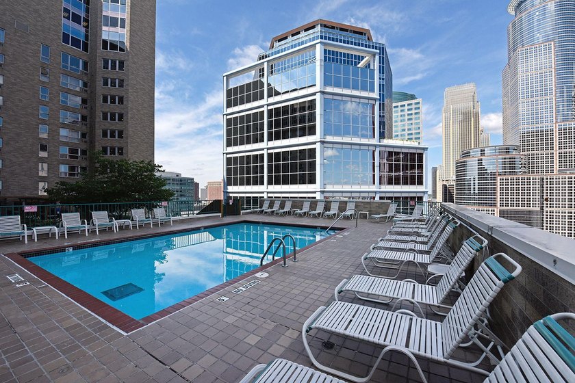 Renovated studio with exceptional layout that offers separate - photo 24