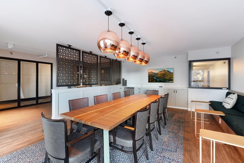 Renovated studio with exceptional layout that offers separate - photo 30