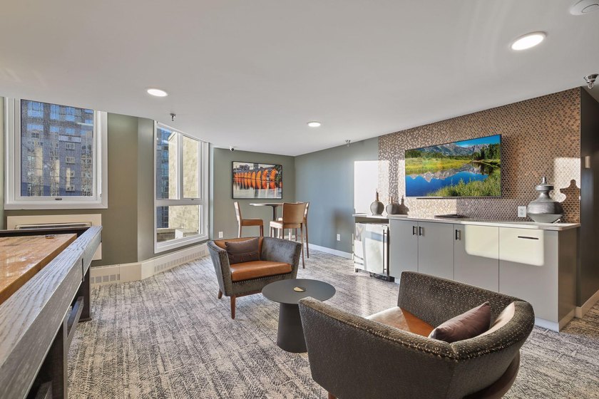 Renovated studio with exceptional layout that offers separate - photo 31