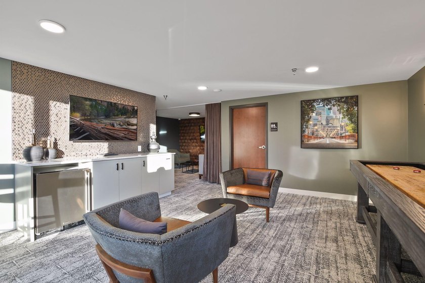 Renovated studio with exceptional layout that offers separate - photo 33