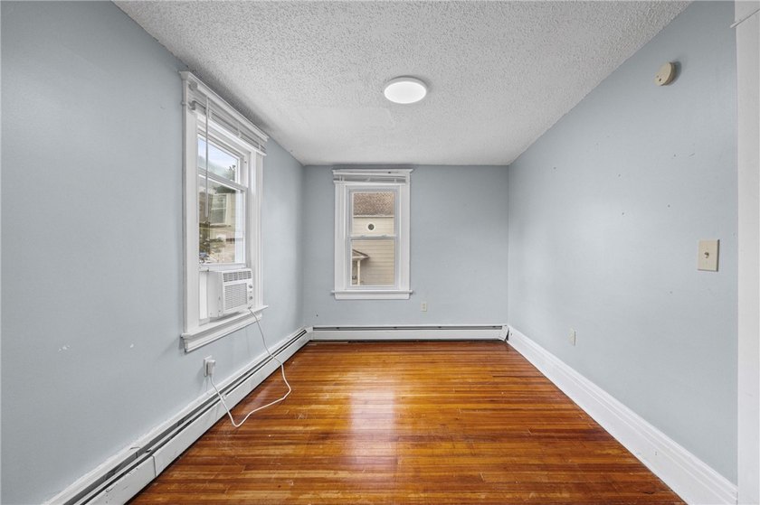 Welcome to 171 Oakland Street! This 4-bedroom, 2-bath home - photo 36