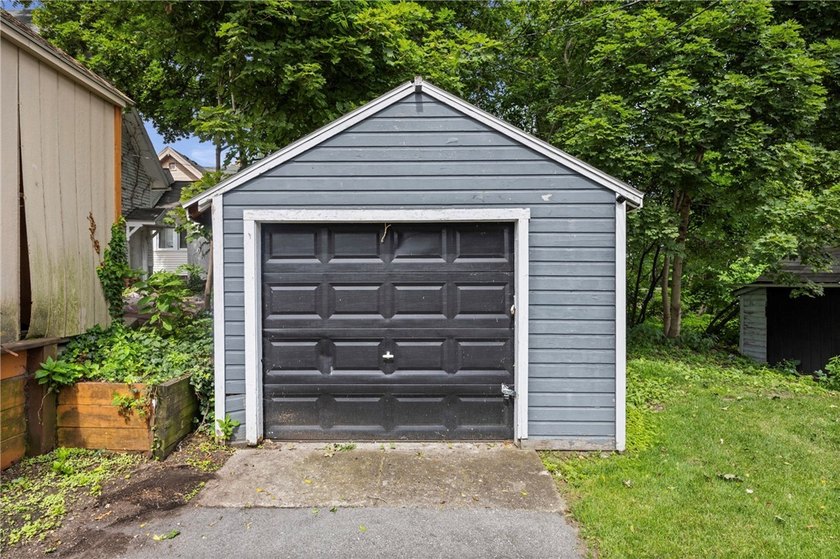 Welcome to 171 Oakland Street! This 4-bedroom, 2-bath home - photo 42