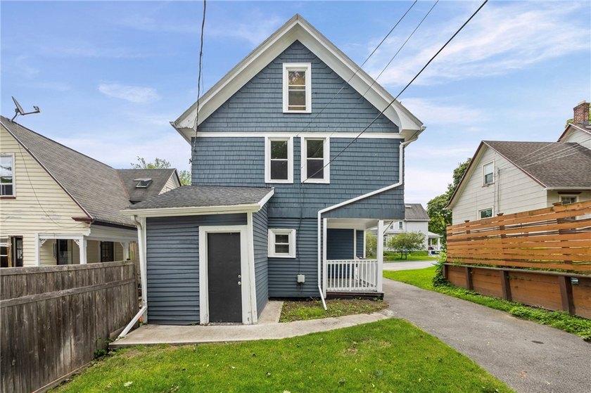 Welcome to 171 Oakland Street! This 4-bedroom, 2-bath home - photo 44