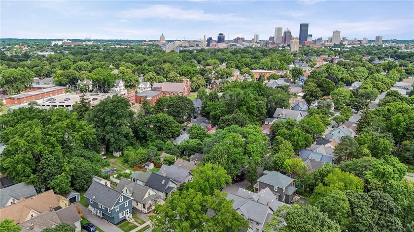 Welcome to 171 Oakland Street! This 4-bedroom, 2-bath home - photo 49