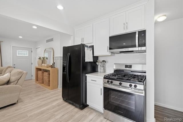 Welcome to this beautifully updated 3-bedroom, 2-bath ranch - photo 12