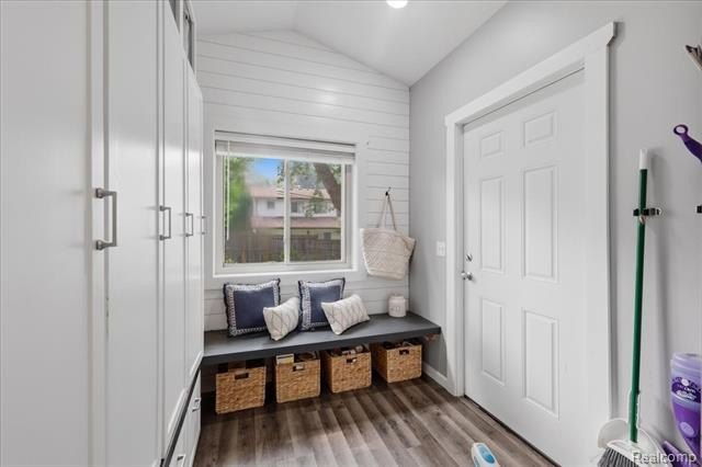 Welcome to this beautifully updated 3-bedroom, 2-bath ranch - photo 23