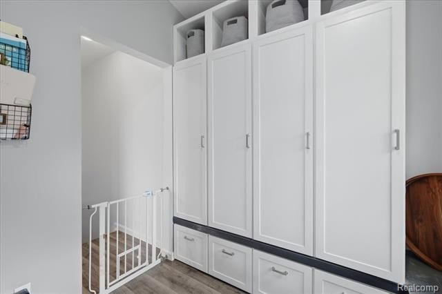 Welcome to this beautifully updated 3-bedroom, 2-bath ranch - photo 24