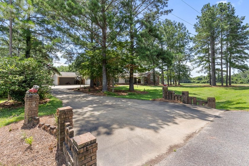 Welcome to 3825 Plantation Lane, Camilla, GA-a one-of-a-kind - photo 29