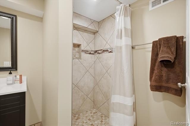 Welcome to this beautifully updated 3-bedroom, 2-bath ranch - photo 33