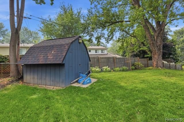 Welcome to this beautifully updated 3-bedroom, 2-bath ranch - photo 41