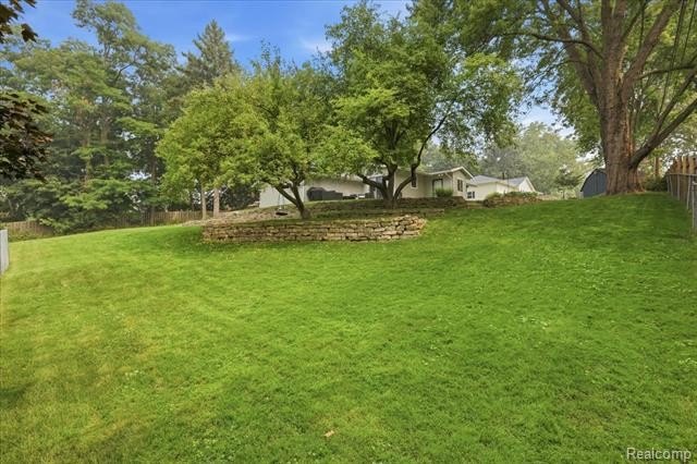 Welcome to this beautifully updated 3-bedroom, 2-bath ranch - photo 42