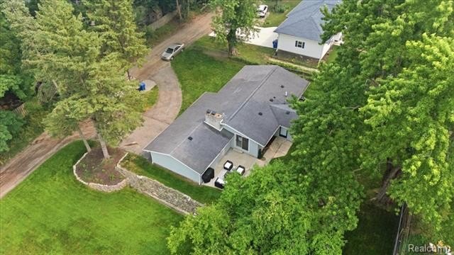 Welcome to this beautifully updated 3-bedroom, 2-bath ranch - photo 44