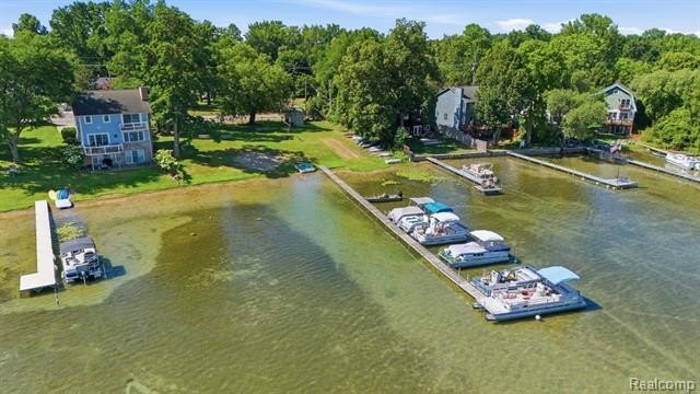 Welcome to this beautifully updated 3-bedroom, 2-bath ranch - photo 46