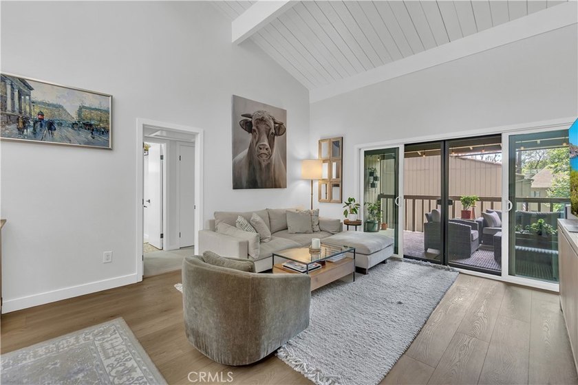 This 3-bedroom, 2-bath upstairs condo is beautifully updated - photo 13