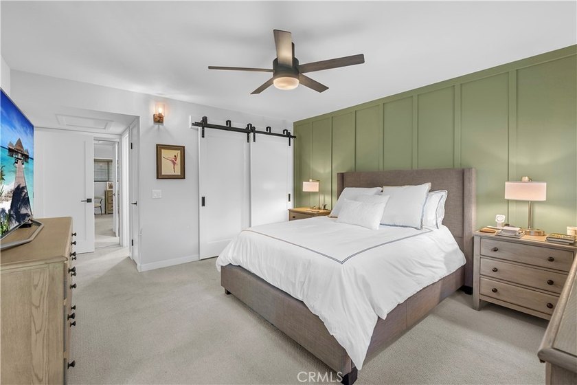 This 3-bedroom, 2-bath upstairs condo is beautifully updated - photo 17