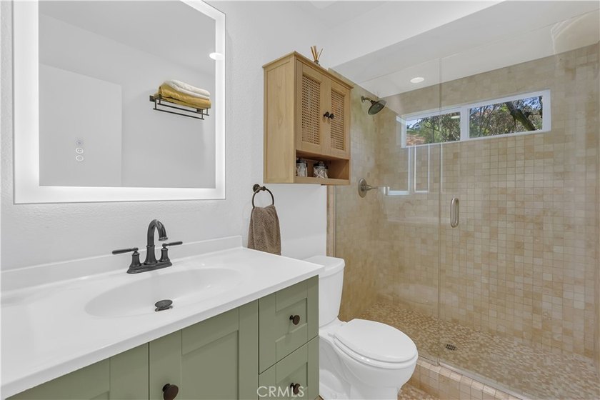 This 3-bedroom, 2-bath upstairs condo is beautifully updated - photo 19