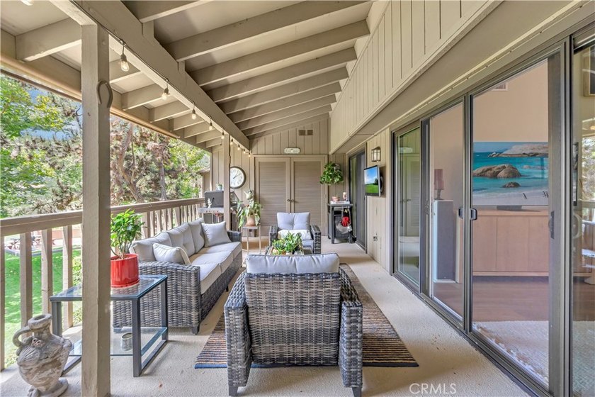 This 3-bedroom, 2-bath upstairs condo is beautifully updated - photo 22