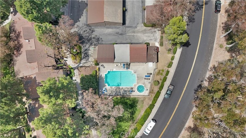 This 3-bedroom, 2-bath upstairs condo is beautifully updated - photo 37