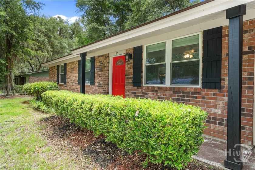 Welcome to 527 Red Oak Drive, a charming 4-bedroom, 2-bath ranch - photo 3
