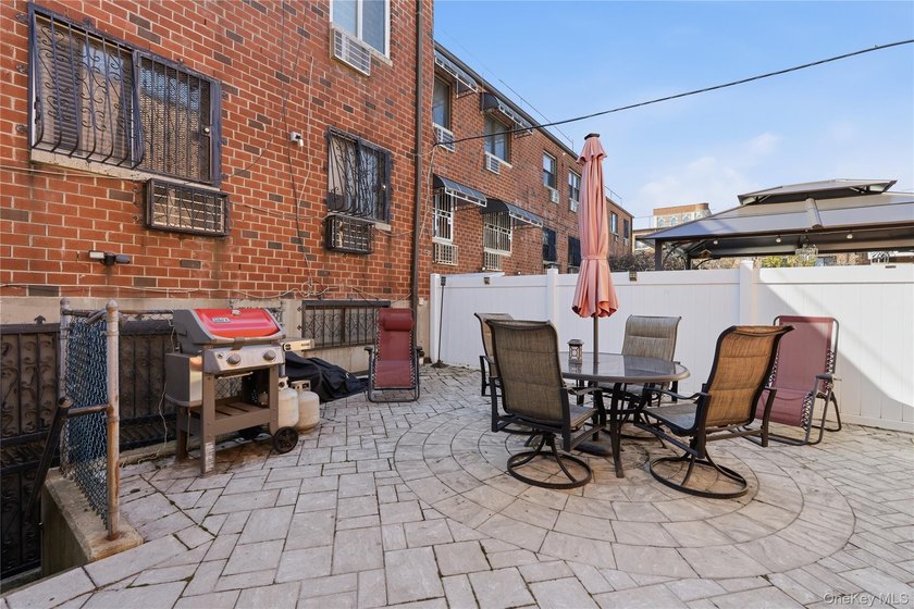 Move-In Ready Brick Multi-Family Duplex in the Longwood Section - photo 18