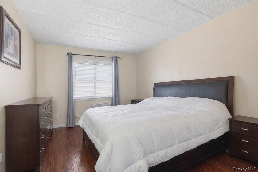 Move-In Ready Brick Multi-Family Duplex in the Longwood Section - photo 39