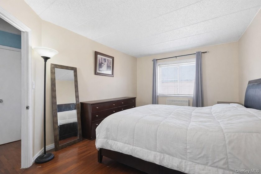 Move-In Ready Brick Multi-Family Duplex in the Longwood Section - photo 41