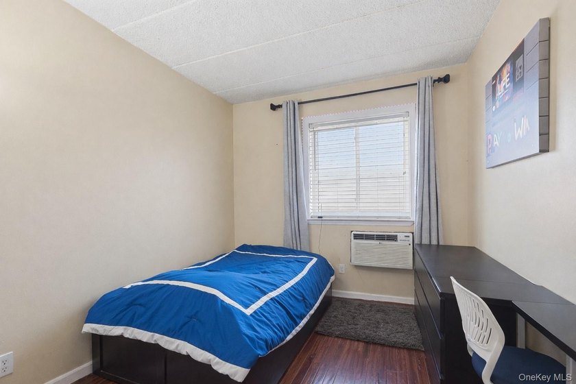 Move-In Ready Brick Multi-Family Duplex in the Longwood Section - photo 43