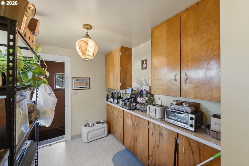 Marshfield Multi-Unit property for sale! Main home and duplex - photo 18