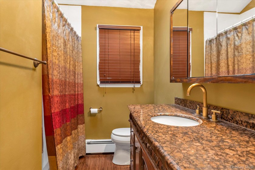 Oceanside - This charming high-ranch home sits on a quiet - photo 13