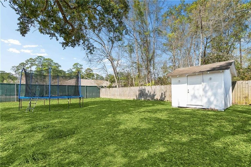 Beautifully updated, move-in-ready home situated on two spacious - photo 13